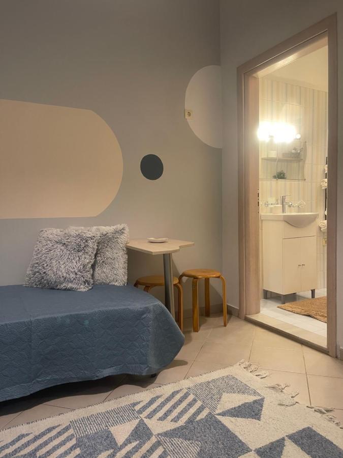 Cozy Minimal Apartment Пирей Экстерьер фото
