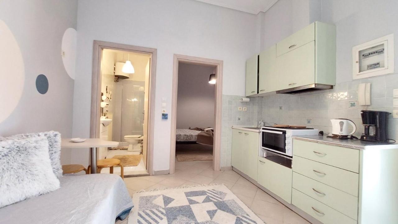 Cozy Minimal Apartment Пирей Экстерьер фото