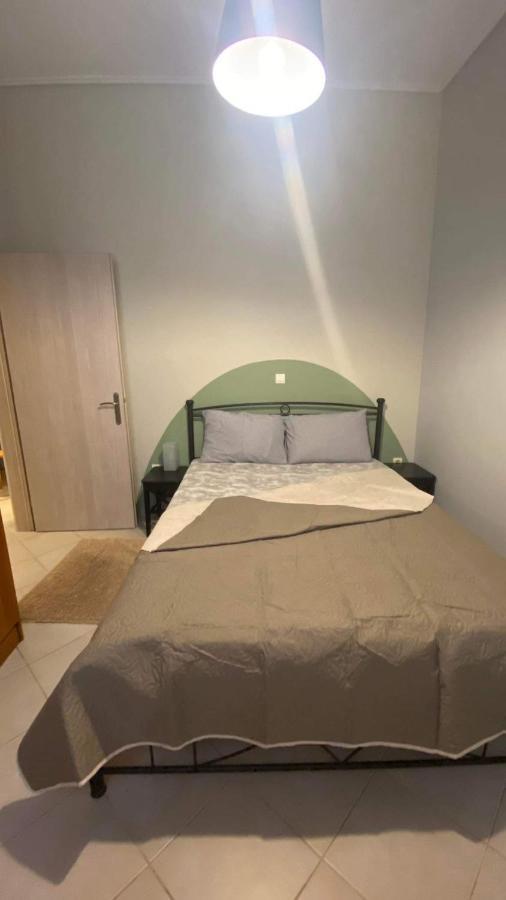 Cozy Minimal Apartment Пирей Экстерьер фото